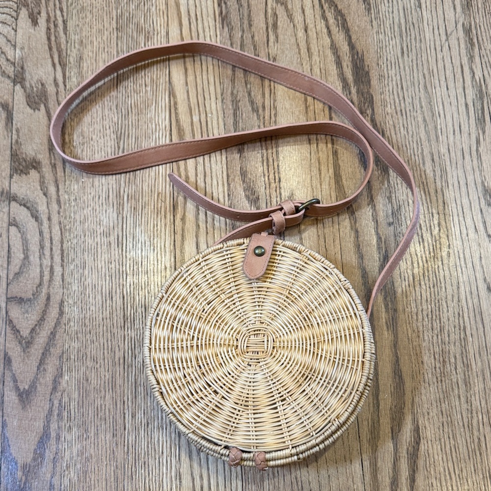 Universal Thread Rattan Circle Bag
